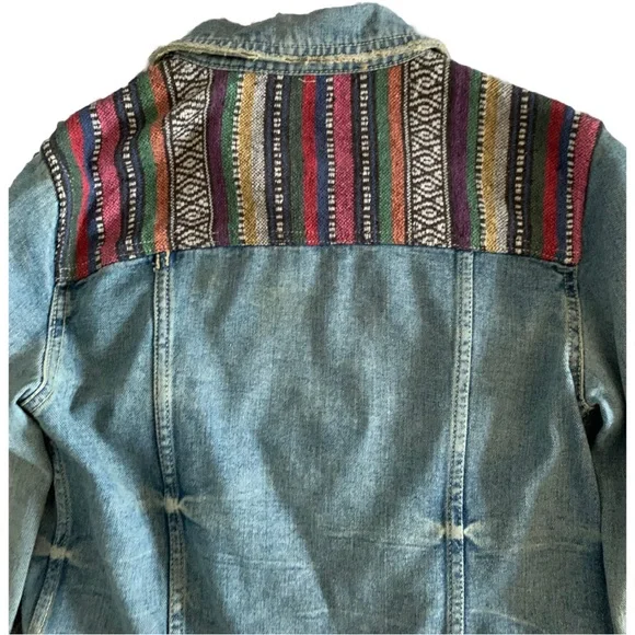 FREE PEOPLE Women’s Baja Distressed Embroidered Denim Jean Jacket Size 2 - Picture 9 of 9
